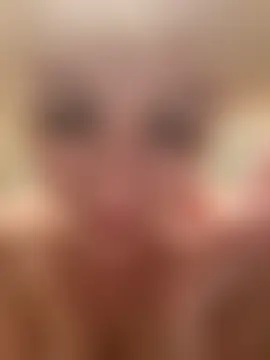 RonnieKiss' Live Sex Cam Show