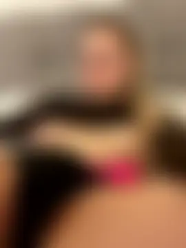 petite_poppy_xox's Live Sex Cam Show