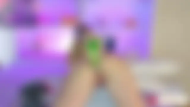 ChiaraLewis' Live Sex Cam Show