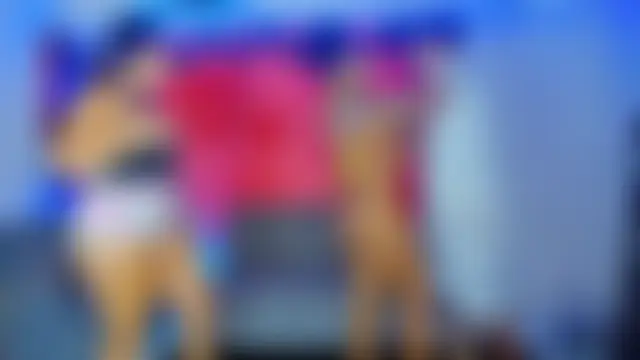 royalgirls_x's Webcam Show