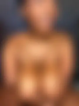 AddictiveMassiveBooty's Live Sex Cam Show