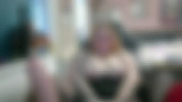 NikiDeeOfficial's Live Sex Cam Show