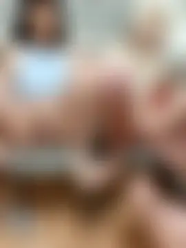 Aleioji10's Live Sex Cam Show