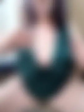 Lucia8600's Live Sex Cam Show