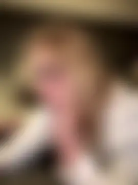 blondebitch2's Live Sex Cam Show