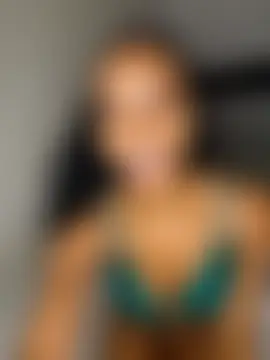 Hazel_Dollxx's Live Sex Cam Show