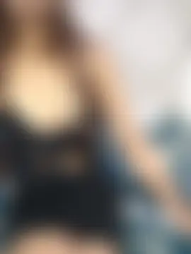 TrendyTales_ Pertunjukan Webcam