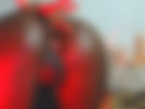 Cutteychiky's Live Webcam Chat