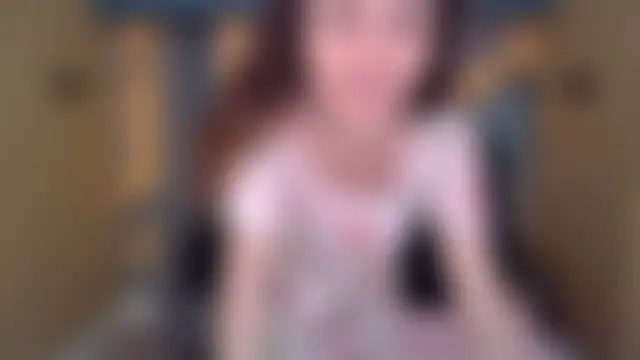 EllaLong's Live Webcam Chat