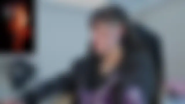 _sharlotte777 – Naživo chatovacia miestnosť