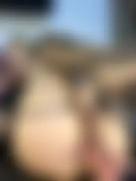 غرفة دردشة emiss_ المباشرة