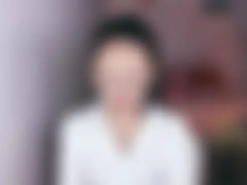 غرفة دردشة Queena_ المباشرة