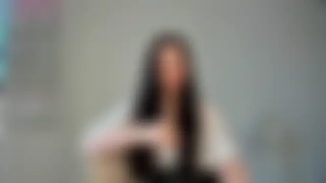 Helen_Spark Adlı Modelin Canlı XXX Sohbeti