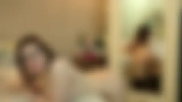 EllieWest live XXX chat