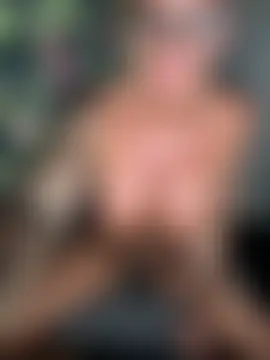 Big-Tits696969's Live Webcam Show