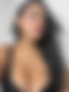 Sara-77 Show in webcam