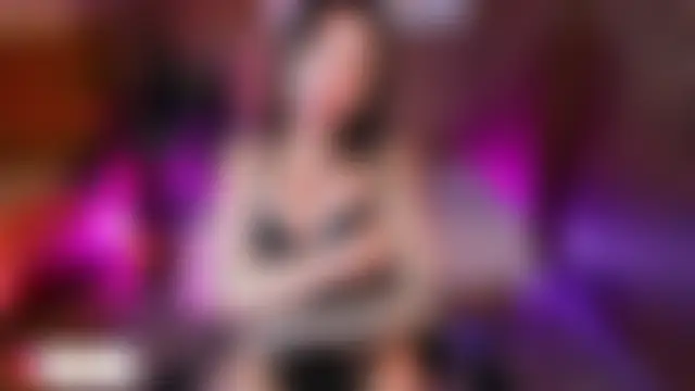 Roxanne_tay Chat XXX live