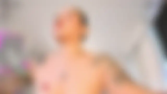 Tulipa_ লাইভ XXX চ্যাট