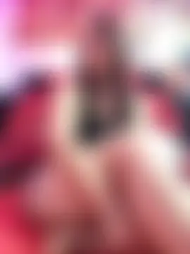 sara-smi webkamerás műsora