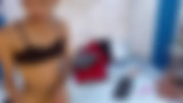 adisson_petite1: απευθείας συνομιλία ΧΧΧ