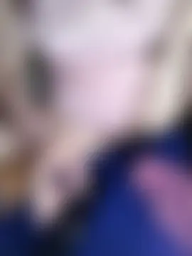 Zu_naa Adlı Modelin Canlı Sohbet Odası