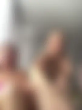 Seks show uživo modela MerlinDave na kameri