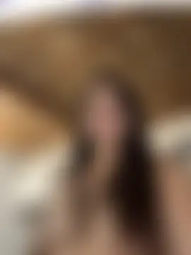 LuciaMoretti_: διαδικτυακό σόου στην κάμερα