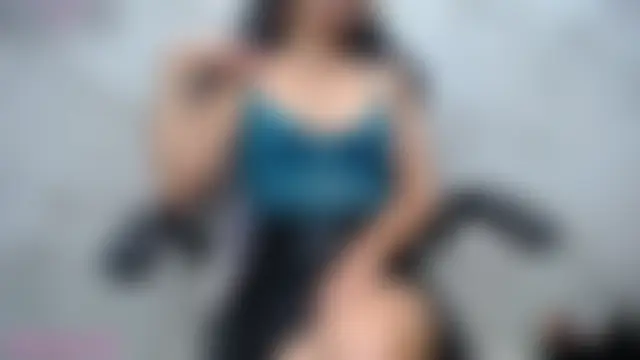 kyra_jeet: διαδικτυακό σόου στην κάμερα