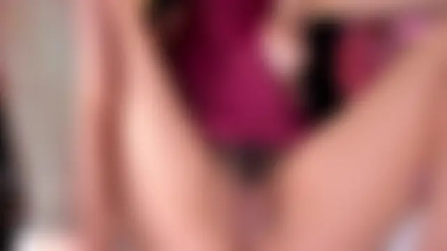 laura-hills18 Webcam show