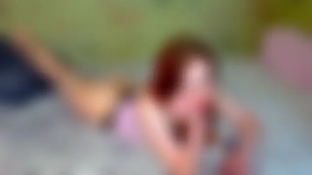 emi_less – Naživo chatovacia miestnosť