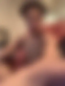 Seks show uživo modela ZADDY48 na kameri