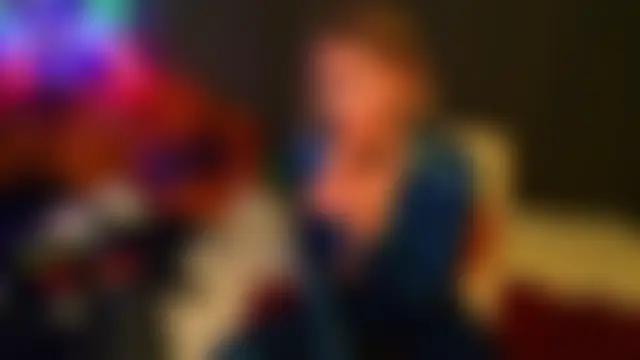 lacie_le_beauty: διαδικτυακό σόου στην κάμερα