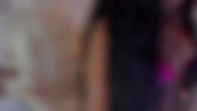 zobe_love: διαδικτυακό σόου στην κάμερα