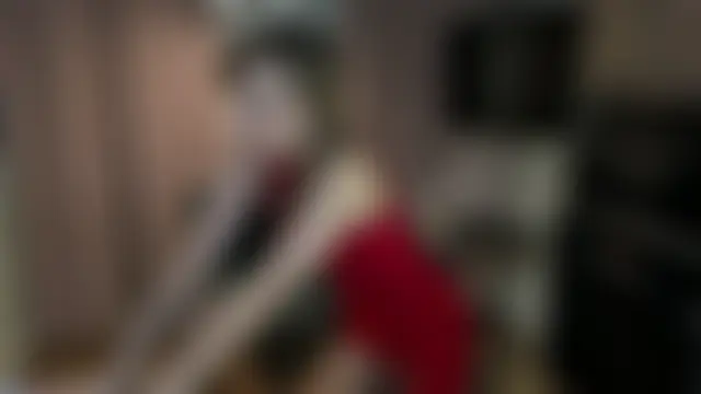 OssieCrews: διαδικτυακό σόου στην κάμερα