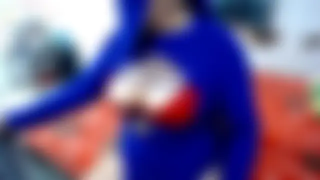 Uzziah_Sabag: διαδικτυακό σόου στην κάμερα