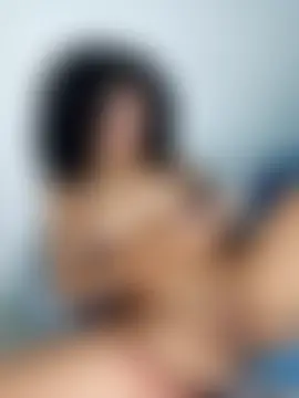 CurlyBitch: διαδικτυακό σόου στην κάμερα