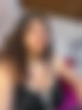 Larissa_Antonella: διαδικτυακό σόου στην κάμερα