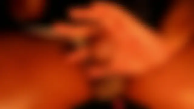 TS_MILK: διαδικτυακό σόου στην κάμερα