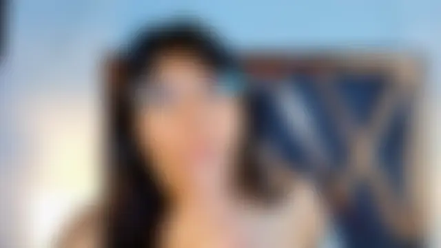 EsmeraldaChantre: διαδικτυακό σόου στην κάμερα