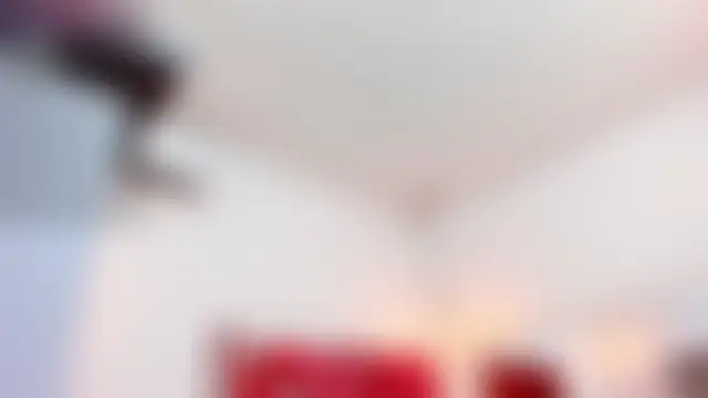 VALERIAQUEENTS__: διαδικτυακό σόου στην κάμερα