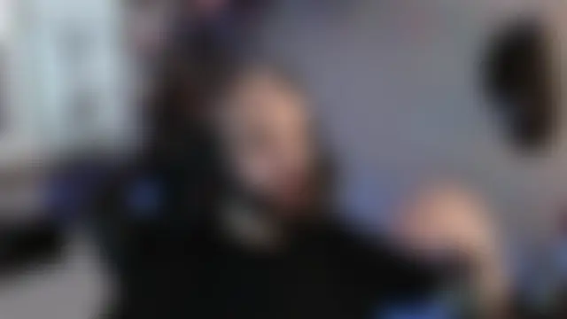 Seks show uživo modela _Mostly_ na kameri