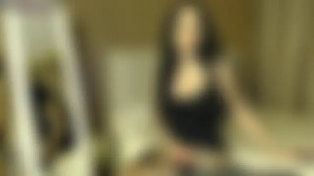 Halie_Mayn Webbikameraesitys