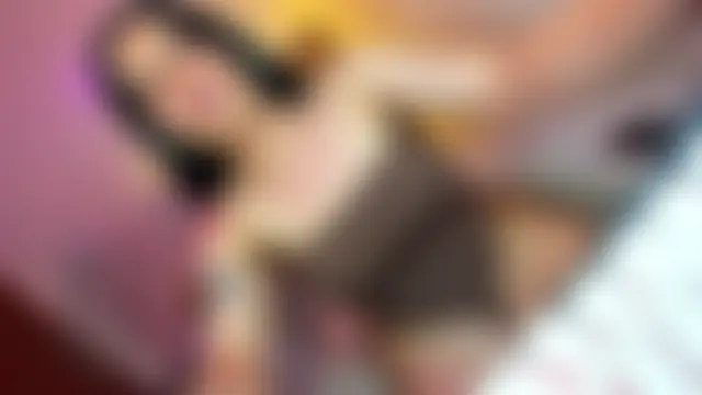 HOTMARIACAKES: διαδικτυακό σόου στην κάμερα