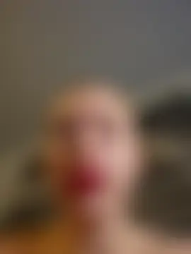 Megintbeus: απευθείας σέξι σόου στην κάμερα