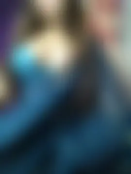 dezizhena_baarch: διαδικτυακό σόου στην κάμερα