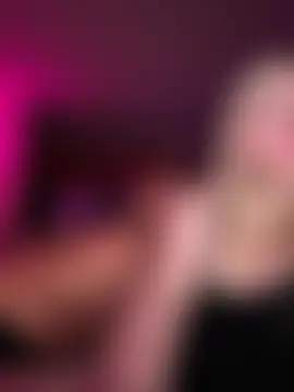 PiggyRose: απευθείας σέξι σόου στην κάμερα