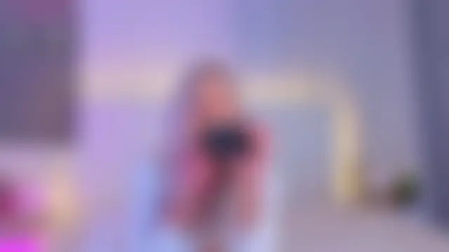 Monica_Leen Show in webcam