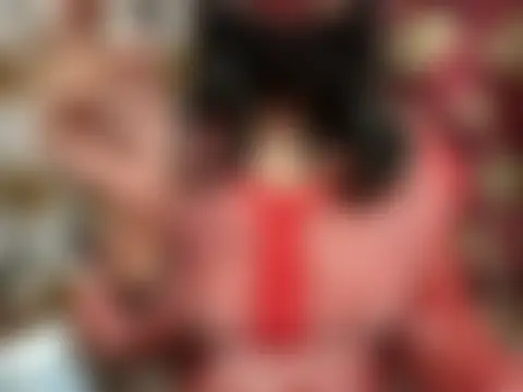 Seks show uživo modela okbent na kameri