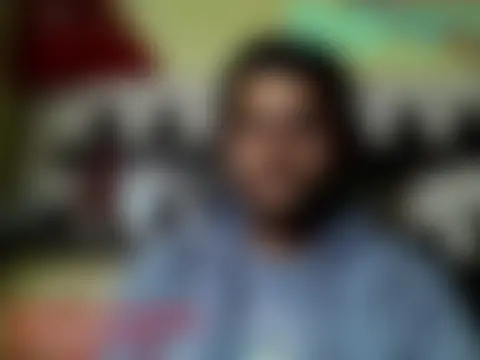 Stubborndesiboy élő chatszobája