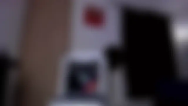 Cloudy_pigDude élő chatszobája